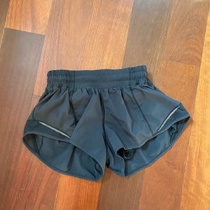 Lululemon Black Hotty Hot Shorts 2.5"